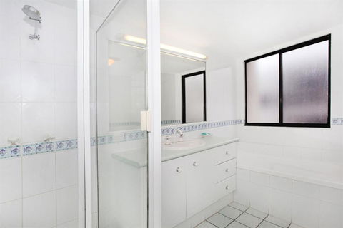 Unit 5 Phoenix Apartments 1736 David Low Way Coolum Beach LINEN INCLUDED 500 Bond - Queensland Tourism 6