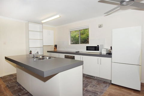 20 Scrub Road Coolum Beach Pet Friendly Linen Included - Queensland Tourism 5
