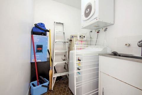 Villa Ellisa Unit 1 / 10 Columbia Close - Queensland Tourism 6