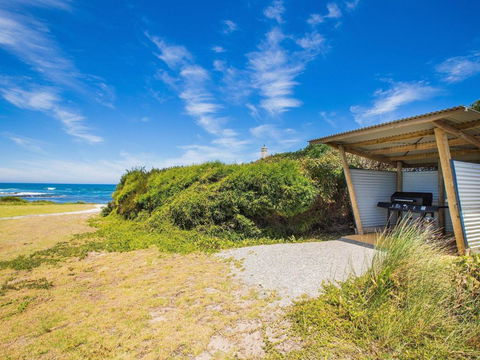 Wytonia 2 - Queensland Tourism 1