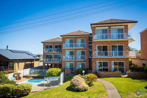 Ballingalla Apartments By The Golf Course - QLD Tourism 4