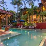 Poolside At Hibiscus - Queensland Tourism 0