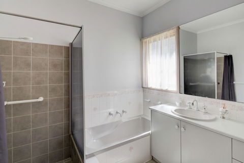 Avalon Cottage - Queensland Tourism 6