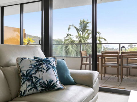 LORNE CHALET APARTMENT 11 Odyssea - QLD Tourism 3