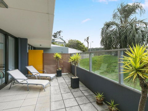LORNE CHALET APARTMENT 11 Odyssea - QLD Tourism 5
