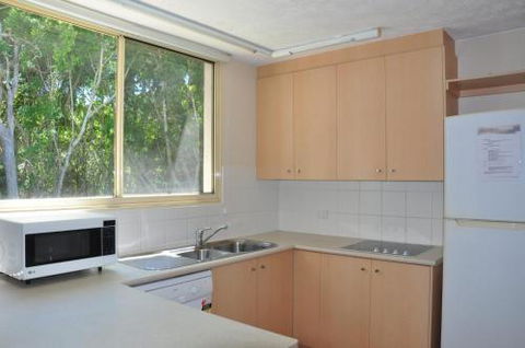 32 / 15 Rainbow Shores Unit Overlooking Bushland With Shared Swimming Pool Spa & Tennis Court - Queensland Tourism 0