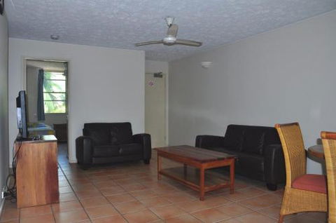 32 / 15 Rainbow Shores Unit Overlooking Bushland With Shared Swimming Pool Spa & Tennis Court - Queensland Tourism 4