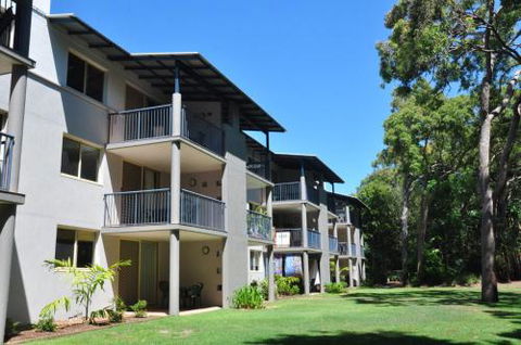 32 / 15 Rainbow Shores Unit Overlooking Bushland With Shared Swimming Pool Spa & Tennis Court - Queensland Tourism 5
