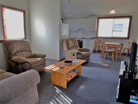 Ocean 1 / 38 Oceans Apartment - QLD Tourism 2