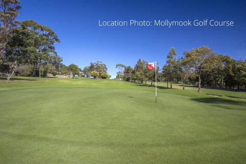 2 / 81 Clyde St. Villa De Golf At Mollymook - QLD Tourism 5