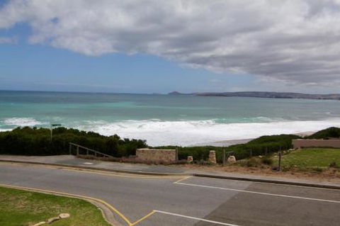 Southern Sands Beachfront Apartments - Queensland Tourism 6