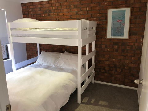 Southern Sands Beachfront Apartments - Queensland Tourism 3