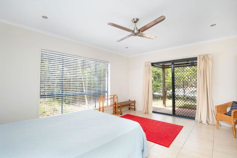 18 Naiad Court Rainbow Shores Modern Beach House Walk To Beach - Queensland Tourism 2