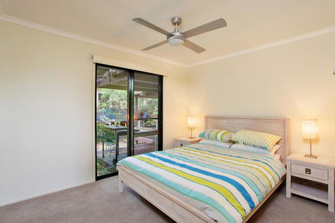6 Orania Court Rainbow Shores Absolutely Gorgeous Beach Side Property Within 200 Metres Walk To The Beach - Queensland Tourism 3