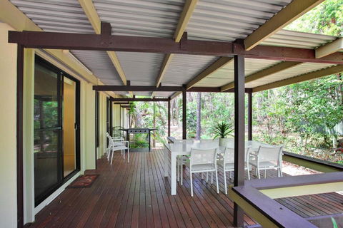 6 Orania Court Rainbow Shores Absolutely Gorgeous Beach Side Property Within 200 Metres Walk To The Beach - Queensland Tourism 5