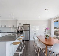 Soldiers Point Spectacular - QLD Tourism