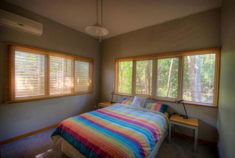 6 Satinwood Drive Rainbow Shores Stylish Beach House Free WiFi - Queensland Tourism 0