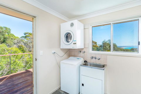 Rainbow Views Rainbow Beach Stunning Ocean Views & A Swimming Pool - Queensland Tourism 2