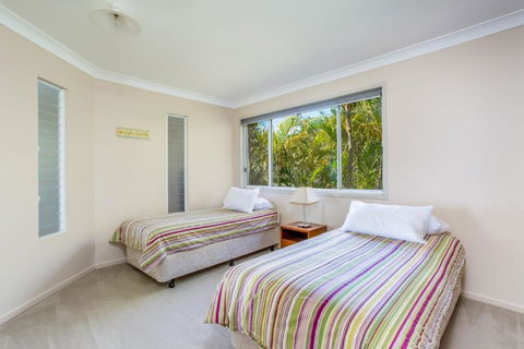 Rainbow Views Rainbow Beach Stunning Ocean Views & A Swimming Pool - Queensland Tourism 5