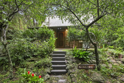 NUNGAROO COTTAGE - QLD Tourism 5