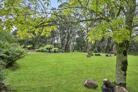 THE TEACHERS COTTAGE - QLD Tourism 6