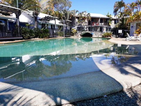 Immaculate 1 Bedroom Resort Holiday Unit Near Noosa River - QLD Tourism 4