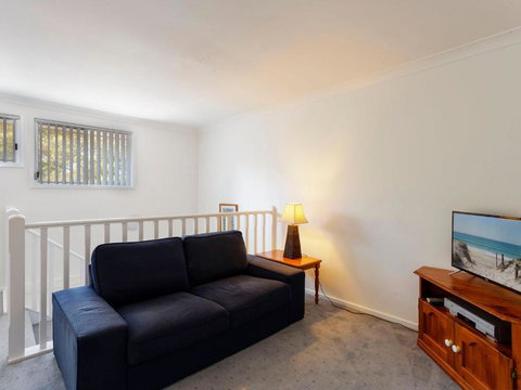 Three Bedroom Townhouse - QLD Tourism 3
