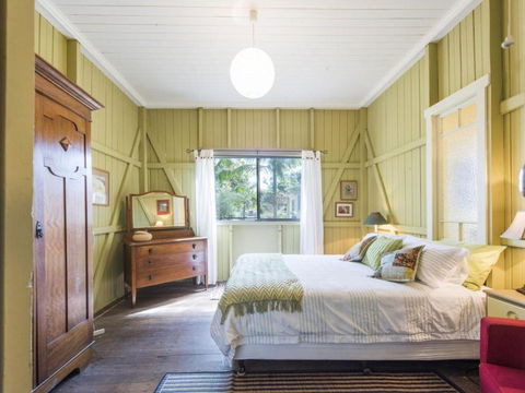 Little Beach House - Queensland Tourism 3
