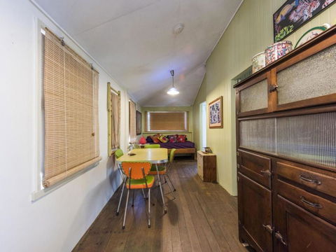 Little Beach House - Queensland Tourism 4