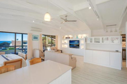 Kianga Parade Beach House - QLD Tourism 4