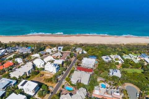 Peaceful Domani Sunshine Beach - Queensland Tourism 0