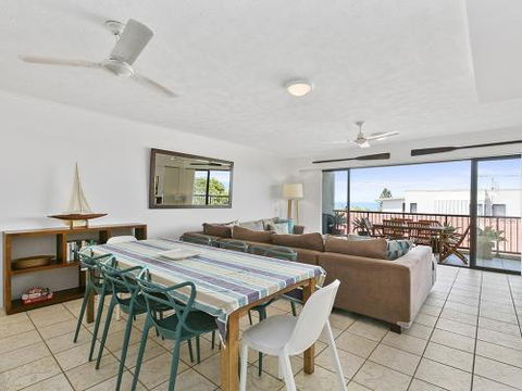 Peaceful Domani Sunshine Beach - Queensland Tourism 3