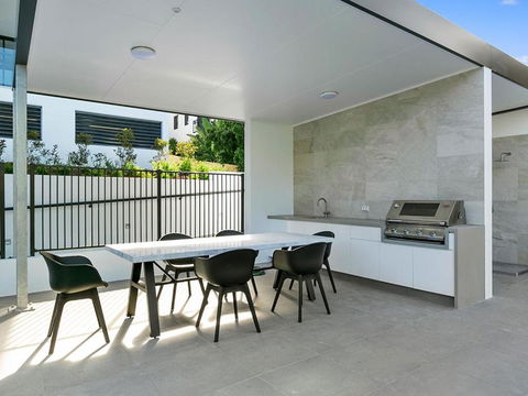 Indulge At Indigo Sunshine Beach - Queensland Tourism 4