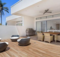 Soldiers Point Style  Sophistication - QLD Tourism