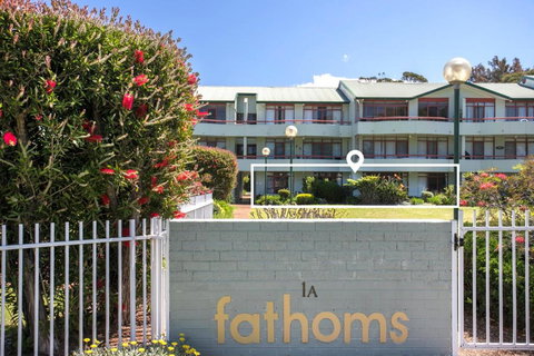 Ocean Breeze Fathoms 3 - QLD Tourism 5