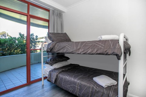 Ocean Breeze Fathoms 3 - QLD Tourism 3