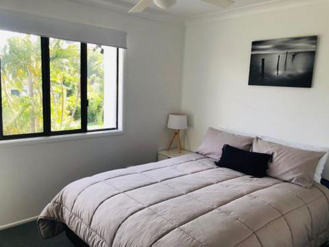 12 Cooloola Drive Family Home Close To Beach Pet Friendly - Queensland Tourism 5