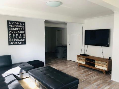 12 Cooloola Drive Family Home Close To Beach Pet Friendly - Queensland Tourism 3