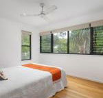 12 Naiad Court Pool sleeps 8 close to beach - Queensland Tourism