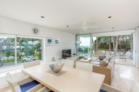 Unit 105 Plantation Rainbow Beach Plantation Resort Second Floor Aircon Pool Spa - Queensland Tourism 5