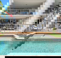 Swim Up Drift Apartment 12 South - QLD Tourism