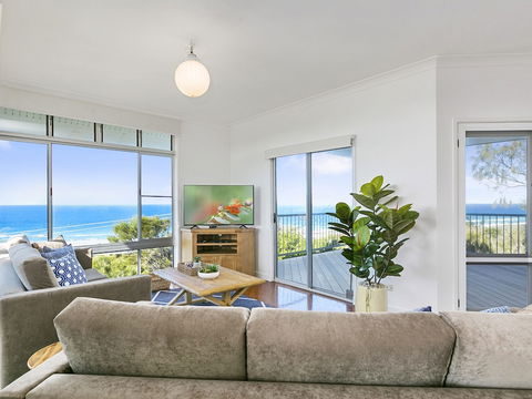 Panoramic Ocean Views In Peregian Beach! 41 Parakeet Cresent - Queensland Tourism 3