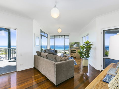 Panoramic Ocean Views In Peregian Beach! 41 Parakeet Cresent - Queensland Tourism 0