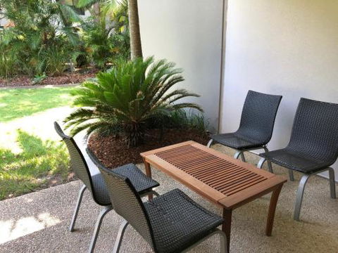 Baden 42 Rainbow Shores Ground Floor Unit Air Conditioned Overlooking Outdoor Spa - Queensland Tourism 1