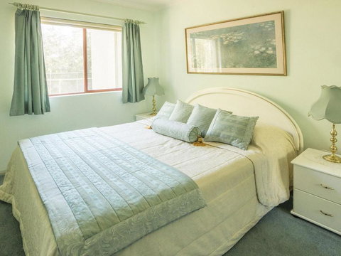 Mitchell 5 / 1A Fathoms - QLD Tourism 2