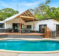 11 Naiad Court Rainbow Shores Fantastic Family Retreat Swimming Pool 200m to beach Free Wi Fi - Queensland Tourism