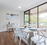 3 Bangalee 41 Soldiers Point Rd Fantastic Waterfront Unit with Pool WIFI  Chromecast - QLD Tourism