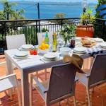 La CimaatNelson Bay - QLD Tourism 0