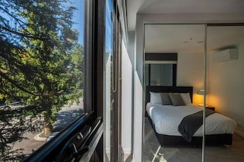 Accommodate Canberra Midnight Apartments - Queensland Tourism 3