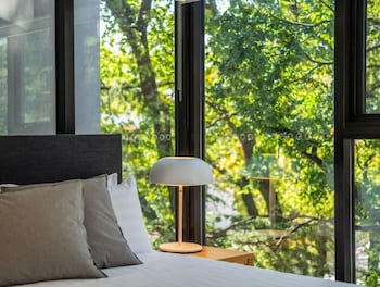Accommodate Canberra Midnight Apartments - Queensland Tourism 5